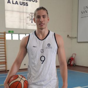 Compatibilizando deporte y estudios / Lucas Thiebaut, seleccionado de básquebol